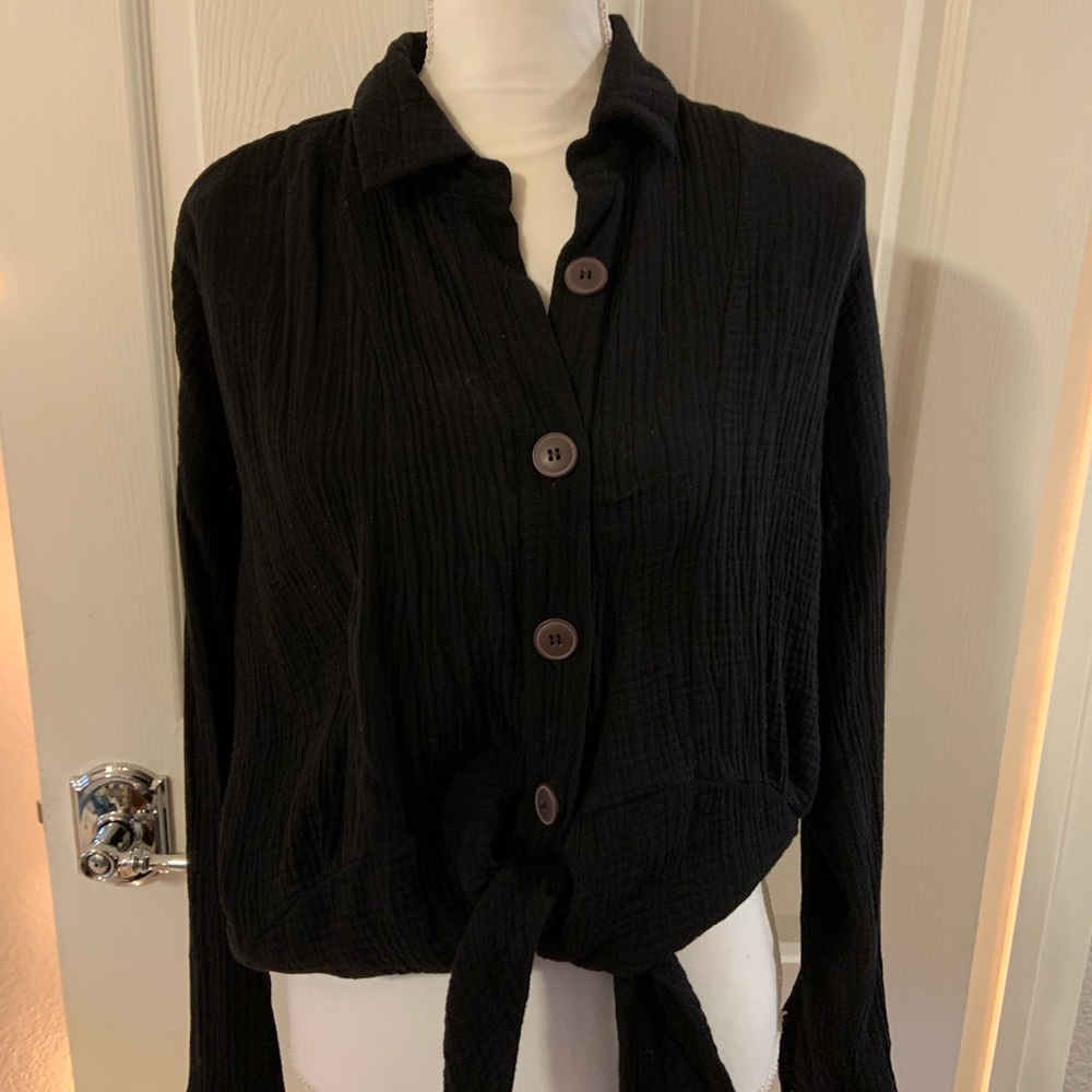 Free people black button top